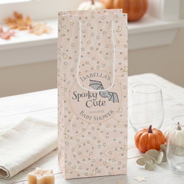 Pastell Orange Skräckigt Söt (Spooky Cute Wine Gift Bag features original hand-drawn artwork with cute bat, stars and moons
)