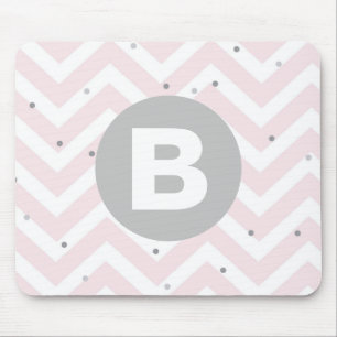 Pastell rosa chevron och prickar Grått monogram Musmatta