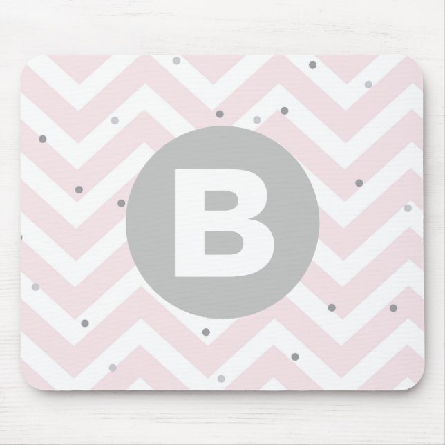 Pastell rosa chevron och prickar Grått monogram Musmatta (Framsidan)
