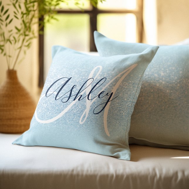 Pastellblå Kant Ombre Glitter Monogram Kudde (Pastel Blue Edge Ombre Glitter Monogram Throw Pillow)