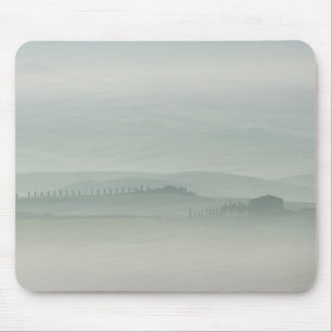 Pastellfärgad morgon i dimmiga Tuscany Musmatta