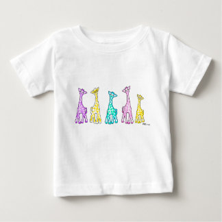 Pastellfärgade babygiraff i en robabyT-tröja Tee Shirt