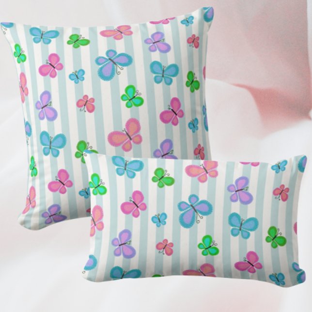 Pastellfärgade fjärilar på blå-vitrandig bakgrund lumbarkudde (Colorful butterflies!)