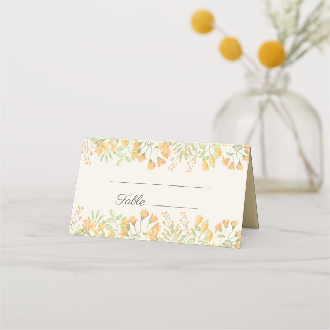 Pastellgul akvarellblommig bröllopsmottagning placeringskort (Framsida)