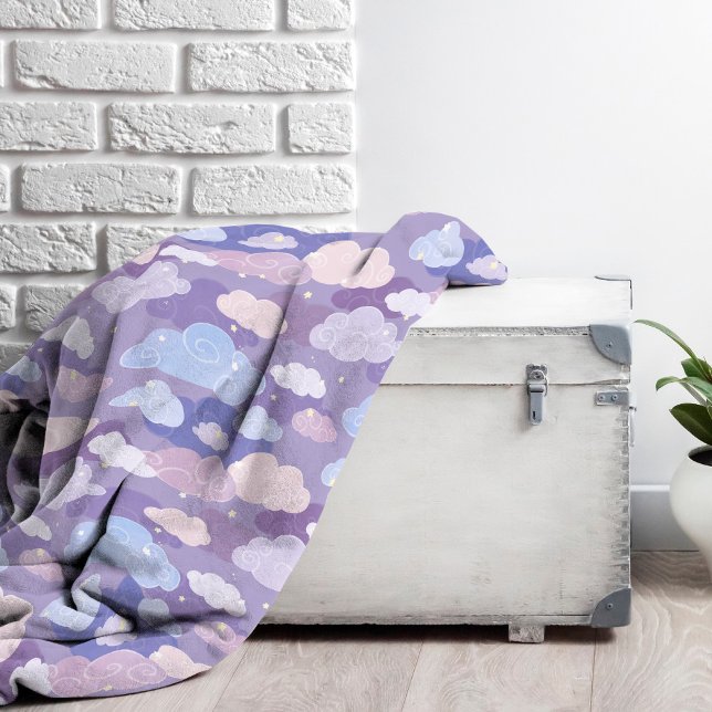 Pastellmoln och stenar Mönster Fleecefilt (Whimsical Purple Sky & Clouds Pattern Fleece Blanket)