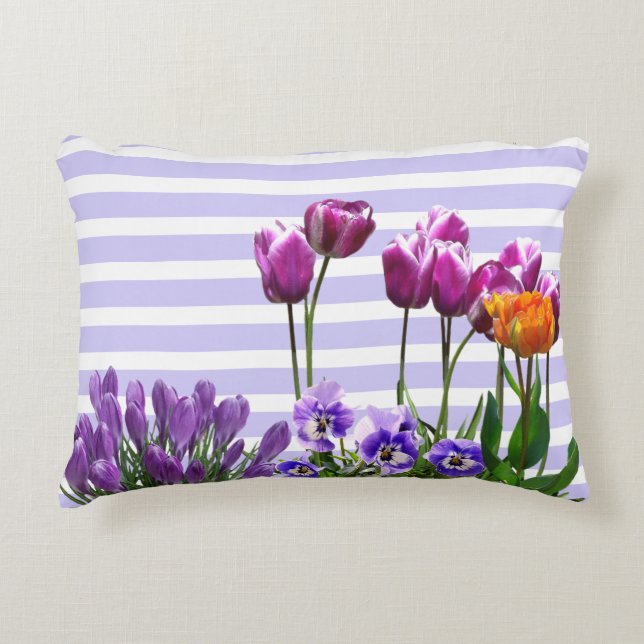 Pastellränder med tulpanblommor prydnadskudde (Framsidan)