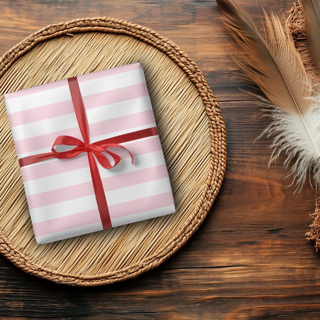 Pastellrosa och vit bred horisontell randig presentpapper (Skapare uppladdad)