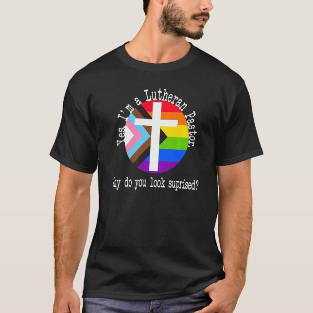 Pastor Pride för Ally Lgbtqia+ Lutheran Inclusive T Shirt (Framsida)