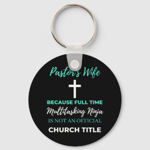 Pastorns hustru eftersom multitasking sker i Fullt Nyckelring