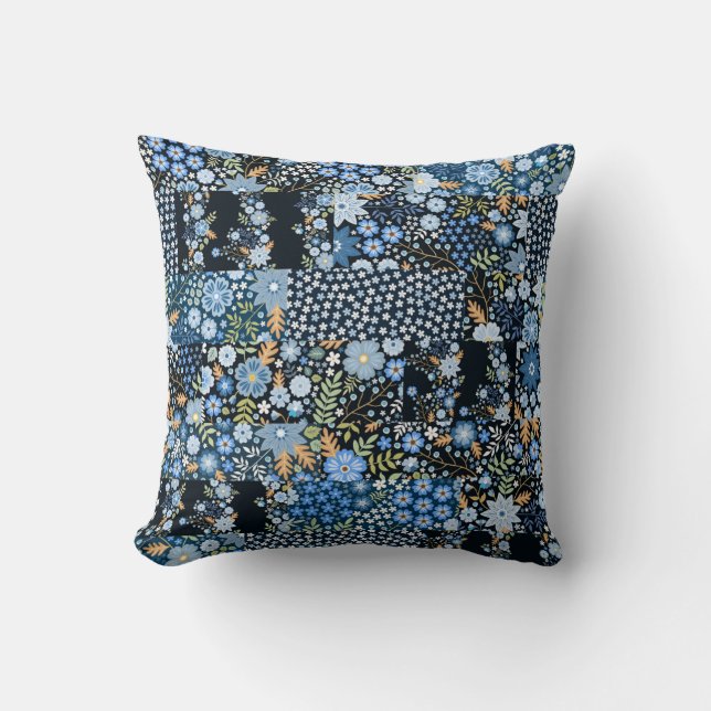 Patchwork Blåa blommor: Seamless Fabric. Kudde (Framsida)