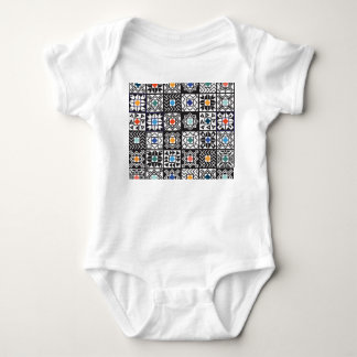 Patchwork Maori: Ethnic Carpet Design. T Shirt