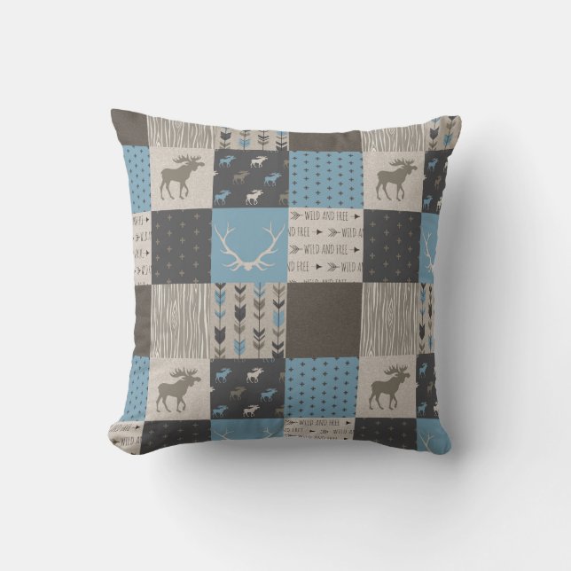 Patchwork Moose Woodland Pillow - Blue/Tan/Brown Kudde (Framsida)