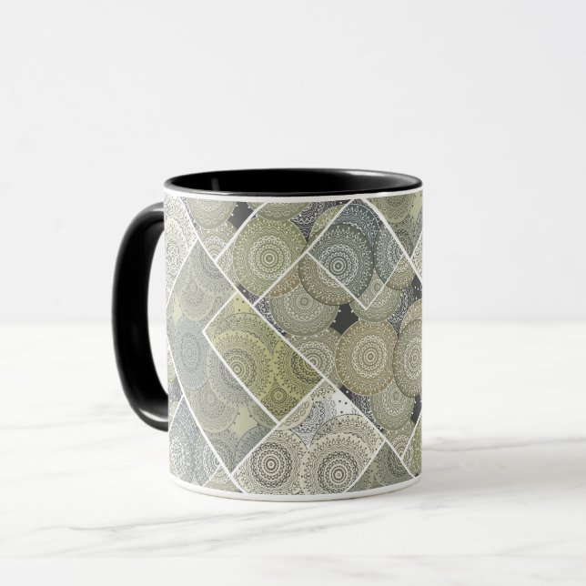 Patchwork-quilt keramiska plattor cirklar mandala  mugg (Framsida vänster)