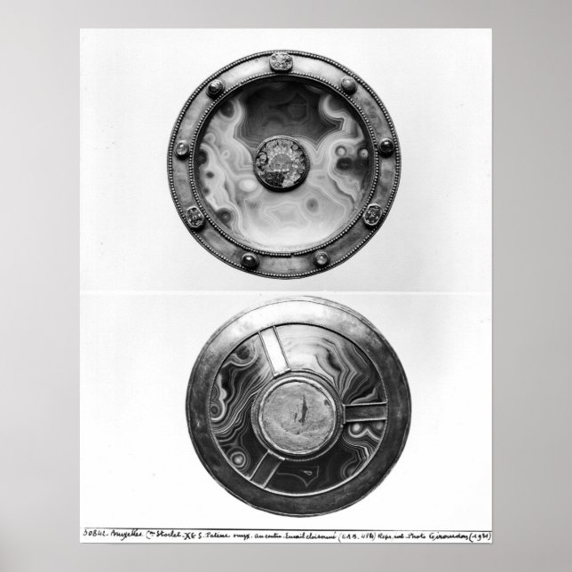 Paten med en medallion som skildrar Last Poster (Framsidan)