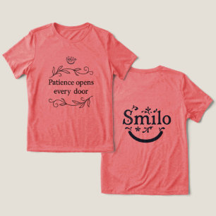 Patienten öppnar varje dörrkvinnas T-shirt