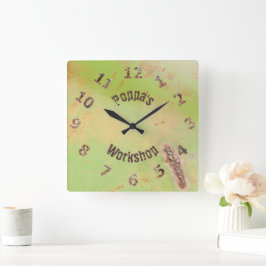 Patina-Grönten för det anpassade namnet Rustic Gar Fyrkantig Klocka