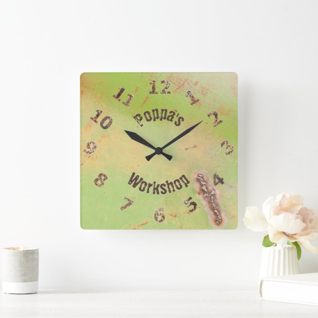 Patina-Grönten för det anpassade namnet Rustic Gar Fyrkantig Klocka (Hem)