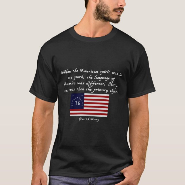 Patrick Henry Quote Flagga Tee (Framsida)