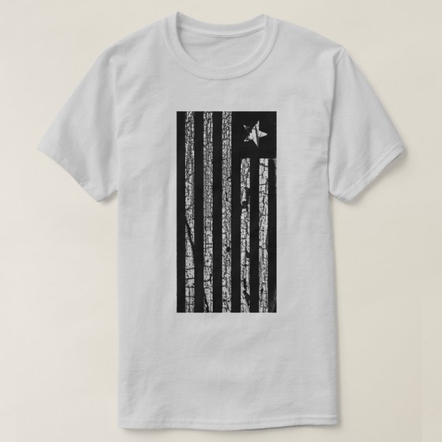 PATRIOT FLAGGA BLACK OCH VITA T SHIRT (Design framsida)