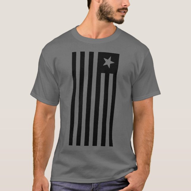 PATRIOT FLAGGA BLACK OCH VITA T SHIRT (Framsida)