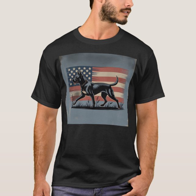 Patriot Pup – Retro Dog with American Flag T Shirt (Framsida)