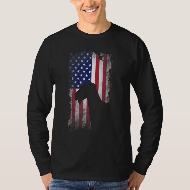 Patriotic Airedale Terrier American Flagga Hund T Shirt (Framsida)