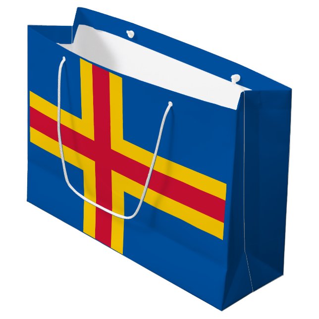 Patriotic Åland Flagga (Framsidan Vinklad)
