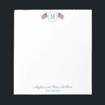 Patriotic American Flagga Family Monogram Anteckningsblock<br><div class="desc">Vi presenterar vårt USA Patriotic Red, White och Blue-Anteckningsblock, perfekt för att visa ditt amerikanska pride! Det här anteckningsblocket för snyggt har en mycket detaljerad amerikansk flagga, accentuerad med ett enda brev monogram som du väljer. Det här anteckningsblocket är idealiskt för att slå ihop anteckningar, skapar listor eller skriva meddelanden....</div>