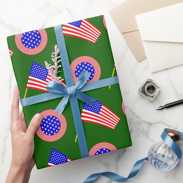 Patriotic American Flagga Mönster om Grönt Presentpapper (Skapare uppladdad)