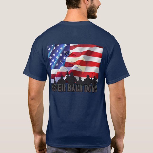 Patriotic Back Down Eagle Flagga and Soldiers T-shirt (Baksida)