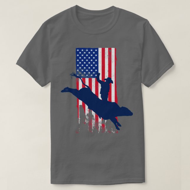 Patriotic Bucking Bull Rider Cowboy med amerikansk T Shirt (Design framsida)