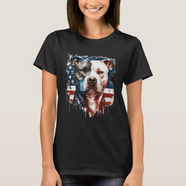 Patriotic Canine A Pitbull with American Flag T Shirt (Framsida)
