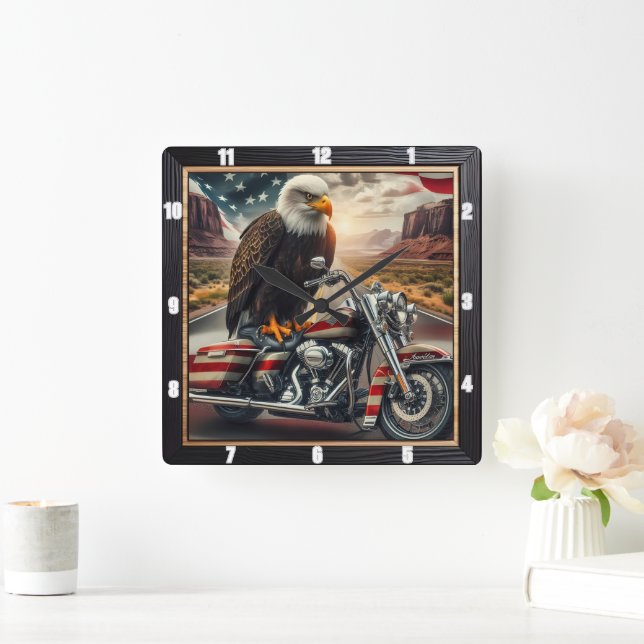 Patriotic Eagle Motorcycle Desert Fyrkantig Klocka (Hem)