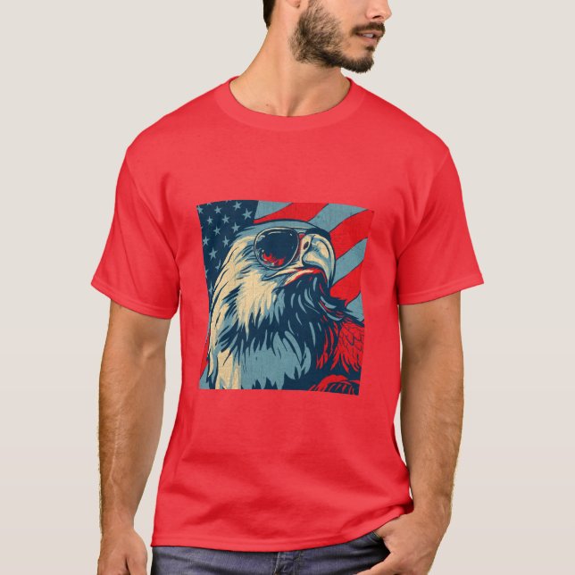 "Patriotic Eagle with Sunglasses T-Shirt" T Shirt (Framsida)