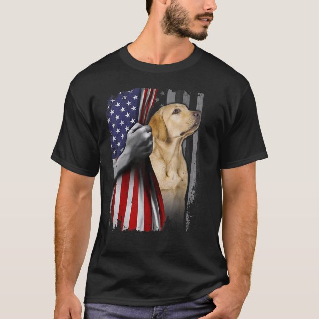 Patriotic Gult Labrador American Flagga Famil T Shirt (Framsida)