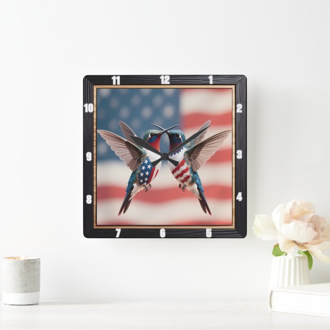Patriotic Hummingbird American Flagga Fyrkantig Klocka (Hem)