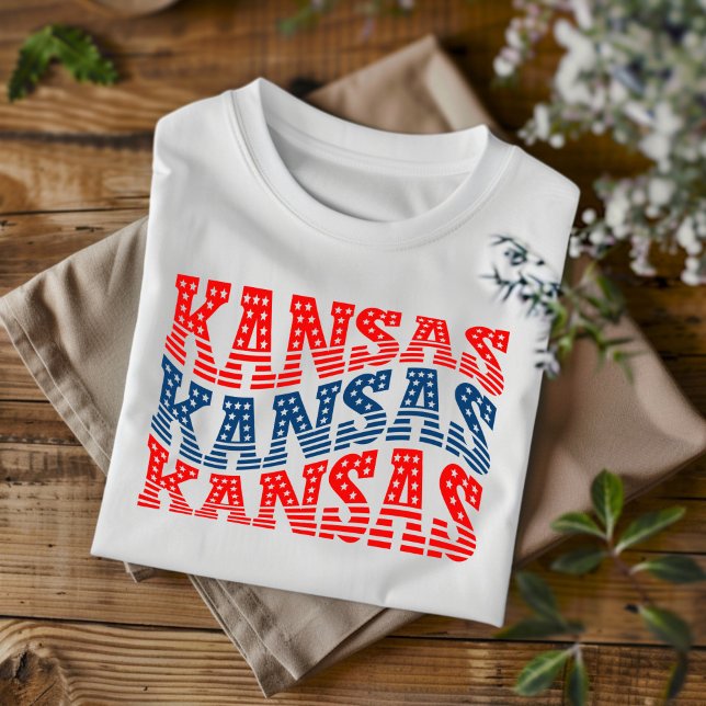 Patriotic Kansas Red and Blue Boho T-Shirt (Skapare uppladdad)