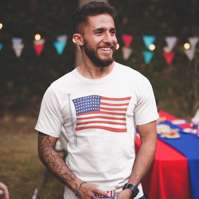 Patriotic Manar Red White och Blue Trendig T Shirt (Skapare uppladdad)