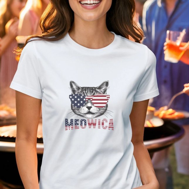Patriotic Meowica Cat T-Shirt (Patriotic Meowica Cat T-Shirt - Perfect for Cat Lovers and Proud Americans)