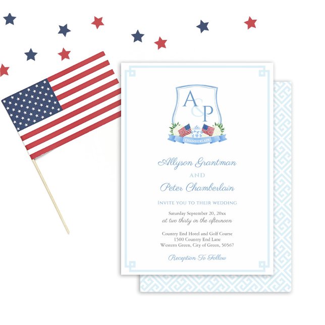 Patriotic New England Hydrangea Bröllop Vapensköld Inbjudningar (Patriotic Red White And Blue Watercolor Crest Wedding Invitation With Blue White Greek Key Backer)