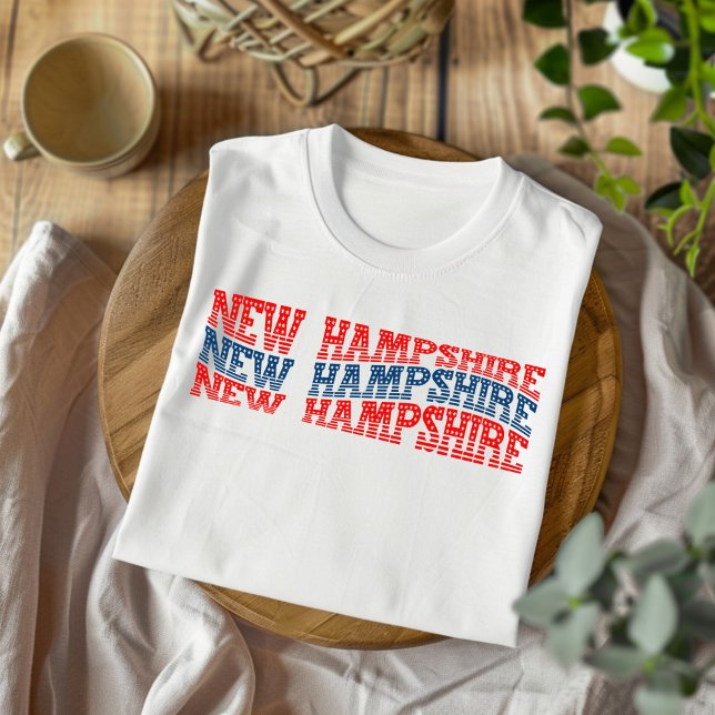 Patriotic New Hampshire Red och Blue Boho T-Shirt (Skapare uppladdad)