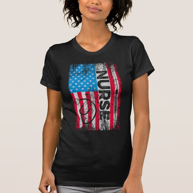Patriotic Nurse American Flagga Stethoscope T Shirt (Framsida)