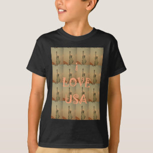 Patriotic Pop Art: "I Kärlek USA" Graphic Art Desi T-shirt