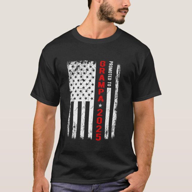 Patriotic Promoted to Grampa Est 2025 First Time N T Shirt (Framsida)