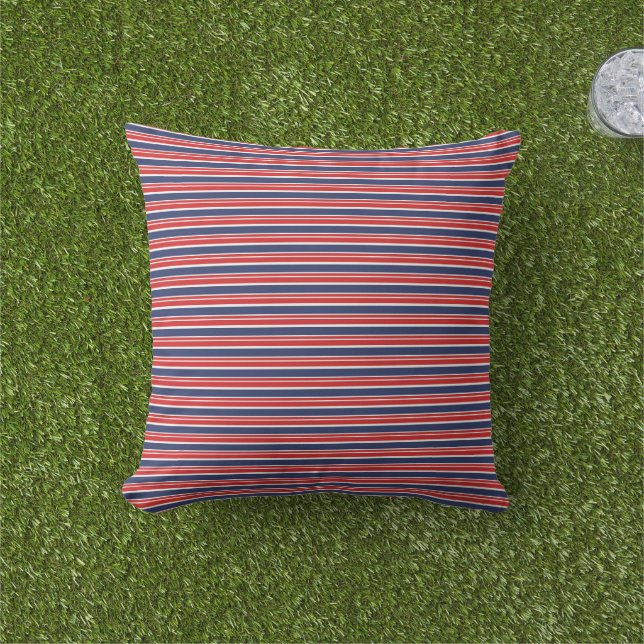 Patriotic Stripes Outdoor Pillow Kudde (Gräs)
