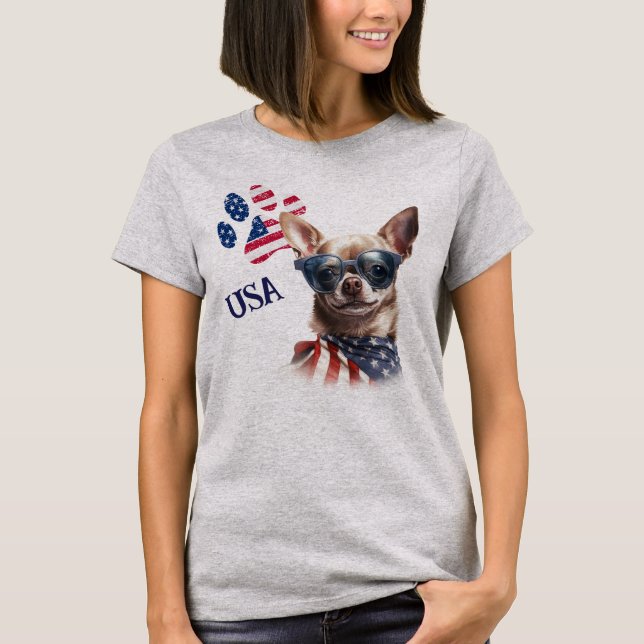 Patriotic USA flagga Paw Print Chihuahua Hund T Shirt (Framsida)