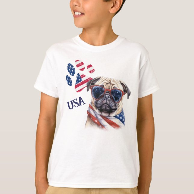 Patriotic USA flagga Paw Print Pug Hund T Shirt (Framsida)