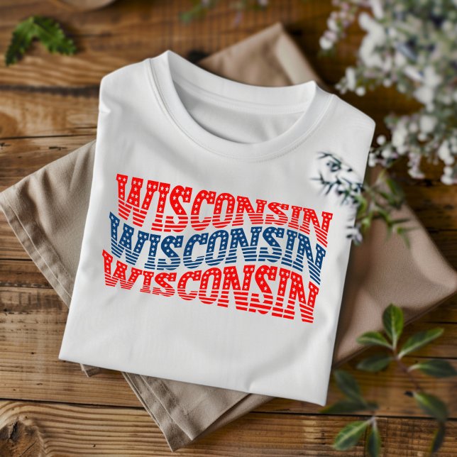 Patriotic Wisconsin Red and Blue Boho T-Shirt (Skapare uppladdad)
