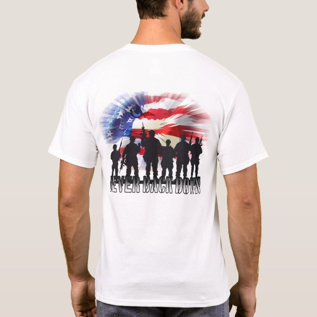 Patriotisk aldrig bak t-shirt (Baksida)