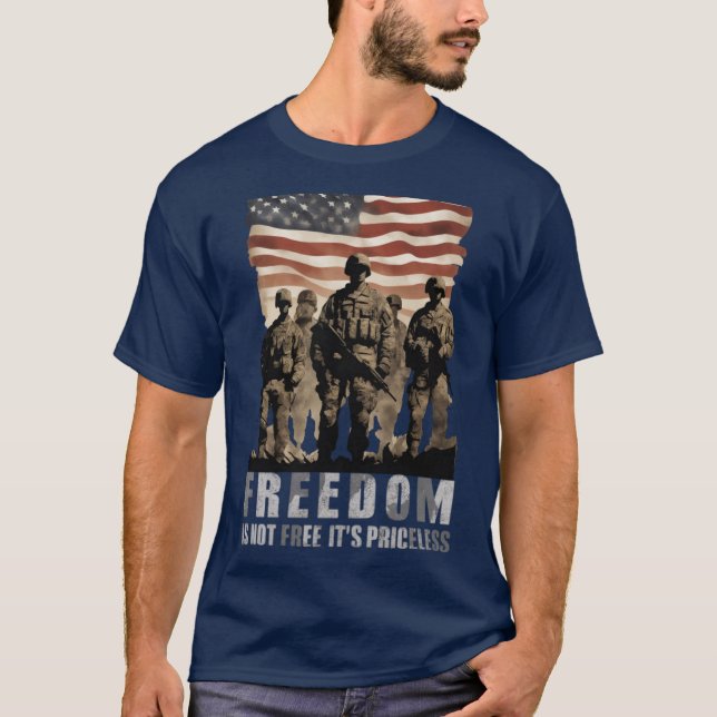 Patriotisk amerikansk flagga Frihet är inte gratis T Shirt (Framsida)